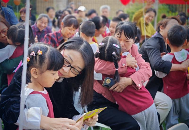 幼兒園教師集體舞，活力與教育完美融合